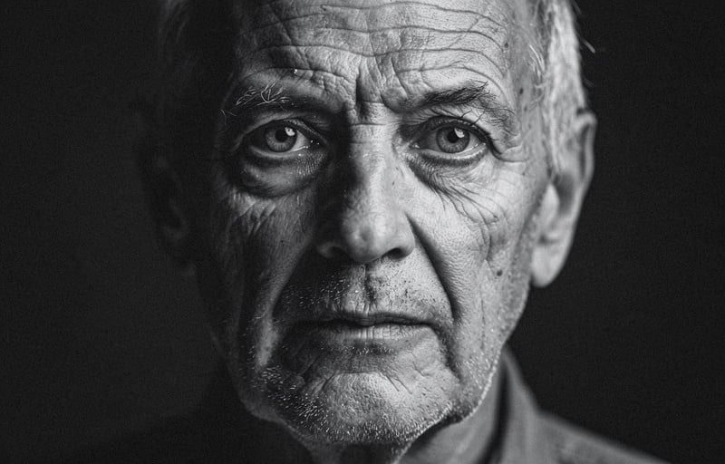 Les réglages qui changent tout sur un portrait en noir et blanc